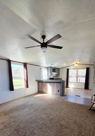 20989 Renee Dr., Chandler, TX 75758