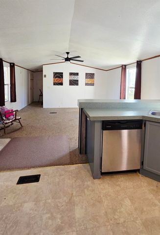 20989 Renee Dr., Chandler, TX 75758