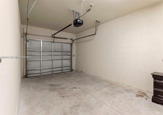1240 Eucalyptus Dr 2, Hollywood, FL 33021