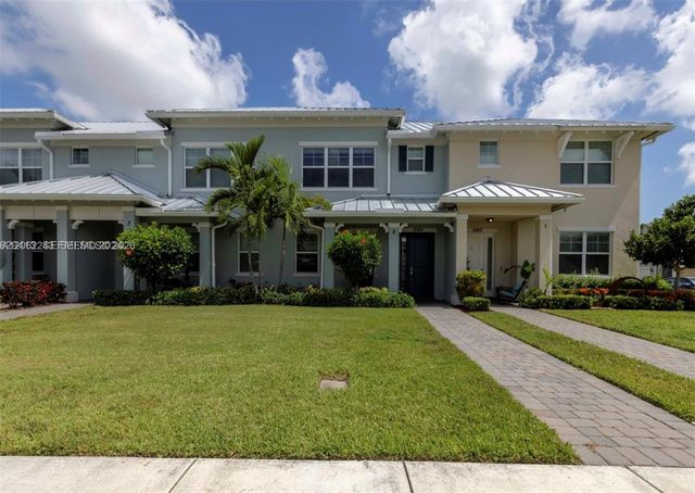 1240 Eucalyptus Dr 2, Hollywood, FL 33021