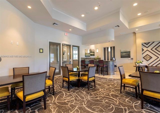 1240 Eucalyptus Dr 2, Hollywood, FL 33021