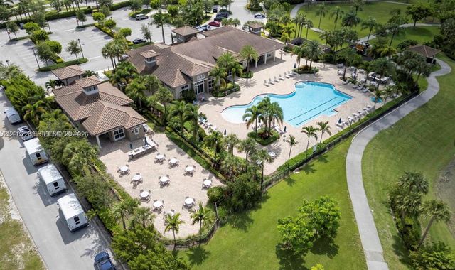 1240 Eucalyptus Dr 2, Hollywood, FL 33021