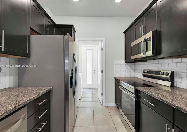 1240 Eucalyptus Dr 2, Hollywood, FL 33021
