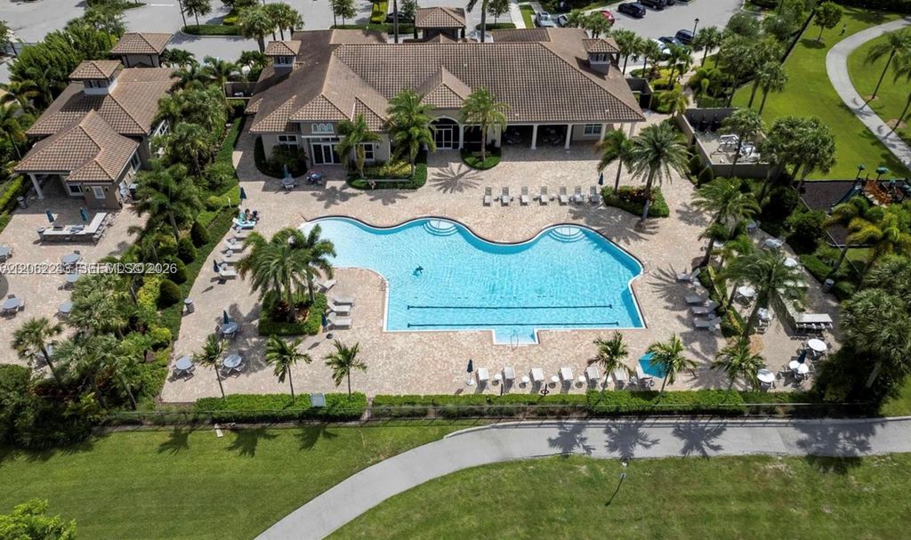 1240 Eucalyptus Dr 2, Hollywood, FL 33021