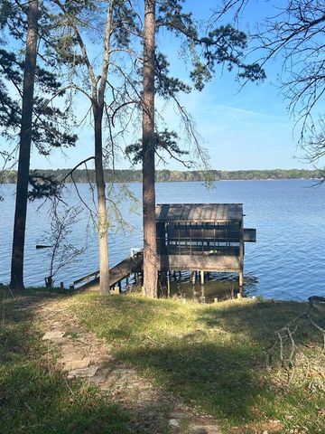 17458 S County Road 4256, Henderson, TX 75654