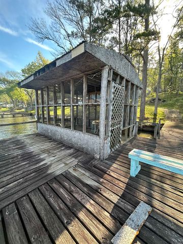 17458 S County Road 4256, Henderson, TX 75654