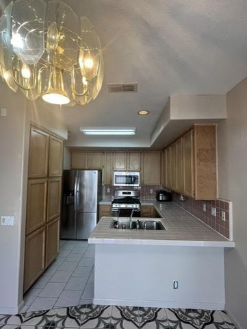 3 Costa Brase Ct, Sacramento, CA 95838