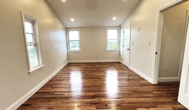 9 Crestway Rd, Boston, MA 02128