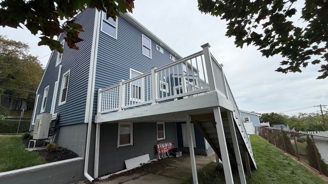 9 Crestway Rd, Boston, MA 02128