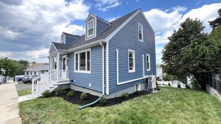9 Crestway Rd, Boston, MA 02128