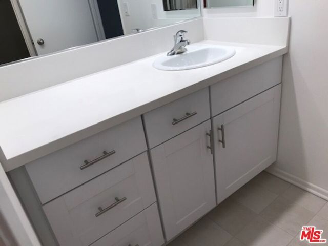 11730 W Sunset Boulevard, Los Angeles, CA 90049