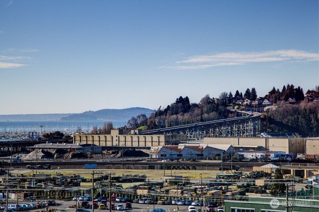 2029 13th Avenue W, Seattle, WA 98119