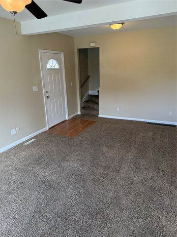 927 F Avenue NW, Cedar Rapids, IA 52405