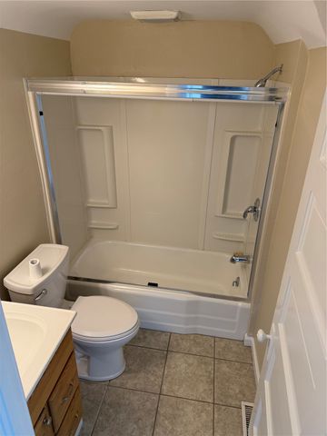 927 F Avenue NW, Cedar Rapids, IA 52405