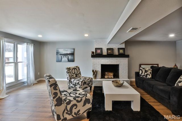 3200 Crosswinds Court, High Ridge, MO 63049