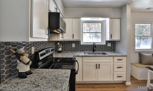 3200 Crosswinds Court, High Ridge, MO 63049