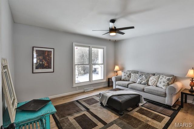 3200 Crosswinds Court, High Ridge, MO 63049