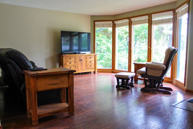 8311 N Greenwood Ct, Spokane, WA 99208