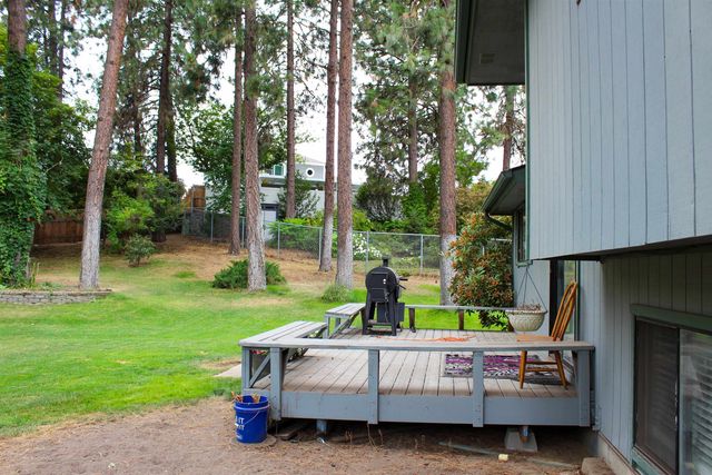 8311 N Greenwood Ct, Spokane, WA 99208