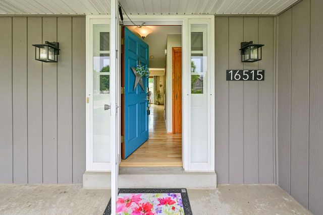 16515 W Melody DRIVE, New Berlin, WI 53151