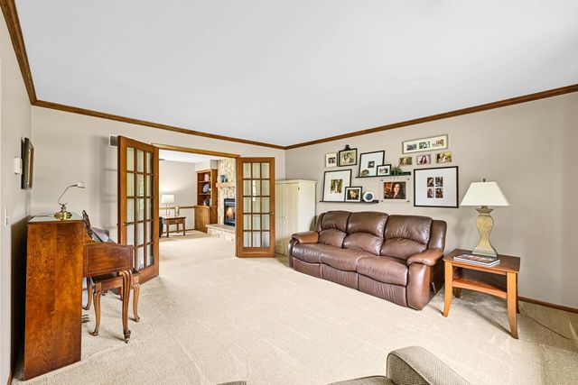 16515 W Melody DRIVE, New Berlin, WI 53151