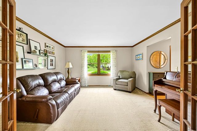 16515 W Melody DRIVE, New Berlin, WI 53151