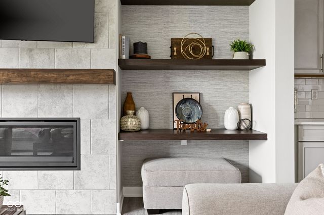 6021 Godello Circle, Zionsville, IN 46077