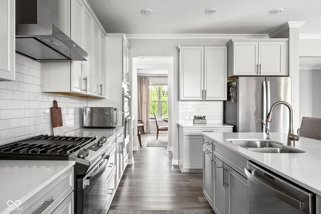 6021 Godello Circle, Zionsville, IN 46077
