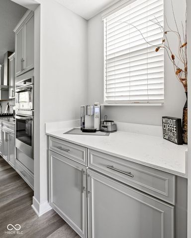 6021 Godello Circle, Zionsville, IN 46077