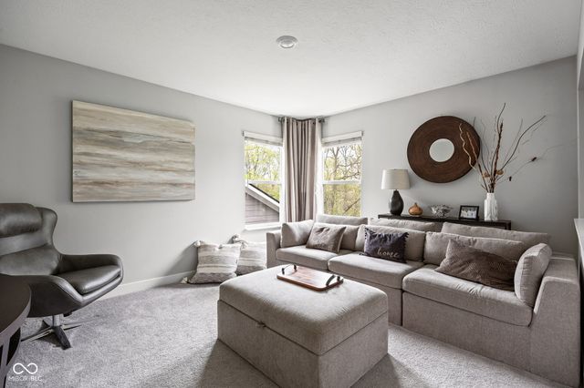 6021 Godello Circle, Zionsville, IN 46077