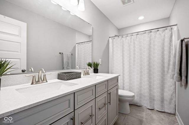 6021 Godello Circle, Zionsville, IN 46077