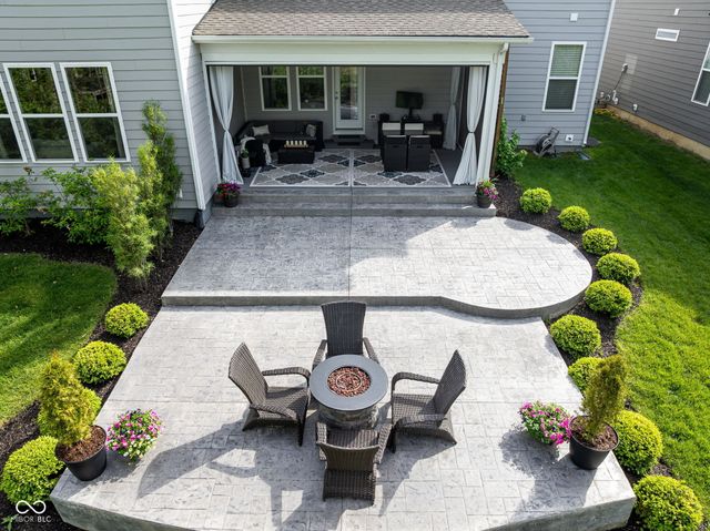 6021 Godello Circle, Zionsville, IN 46077