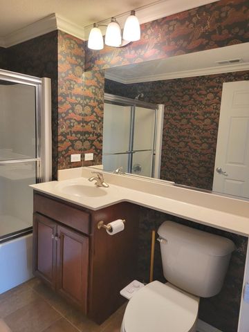 49 Old Frankfort Way 210, Frankfort, IL 60423