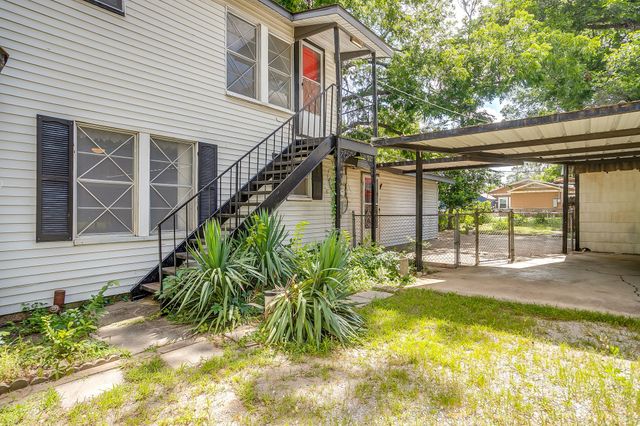 1329 Clarence Street, Haltom City, TX 76117