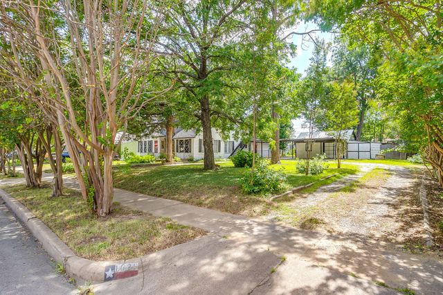 1329 Clarence Street, Haltom City, TX 76117