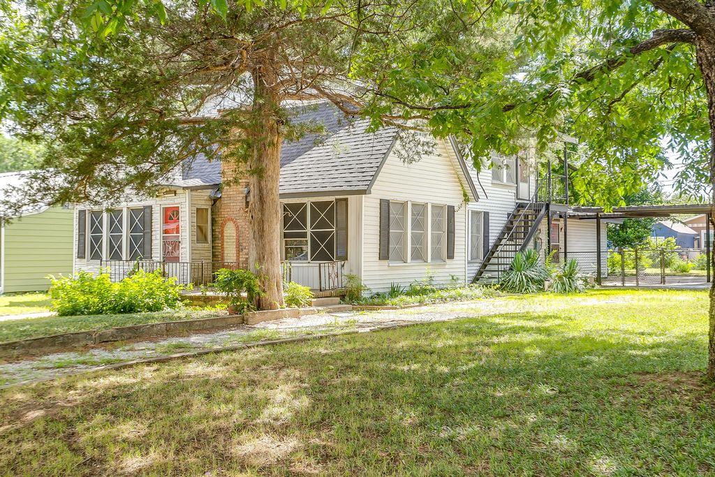 1329 Clarence Street, Haltom City, TX 76117