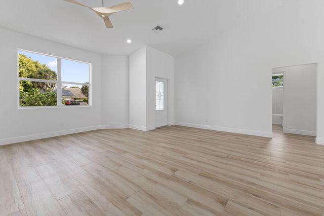 2612 SE Solana Lane, Port St Lucie, FL 34952