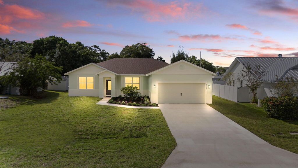 2612 SE Solana Lane, Port St Lucie, FL 34952