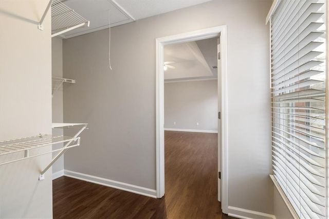 2096 Glenellen NW Drive, Kennesaw, GA 30152