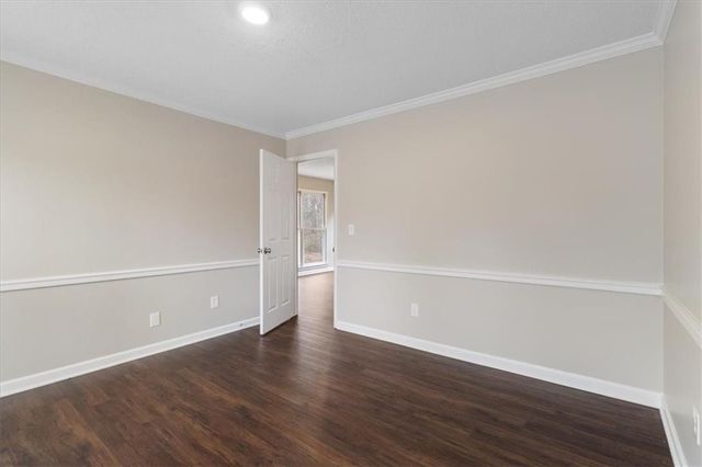 2096 Glenellen NW Drive, Kennesaw, GA 30152