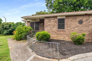 434 Deer Lake Dr, Nashville, TN 37221