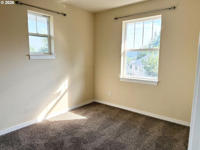 2608 Sw HUME Ct, Portland, OR 97219