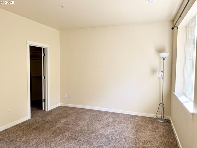 2608 Sw HUME Ct, Portland, OR 97219