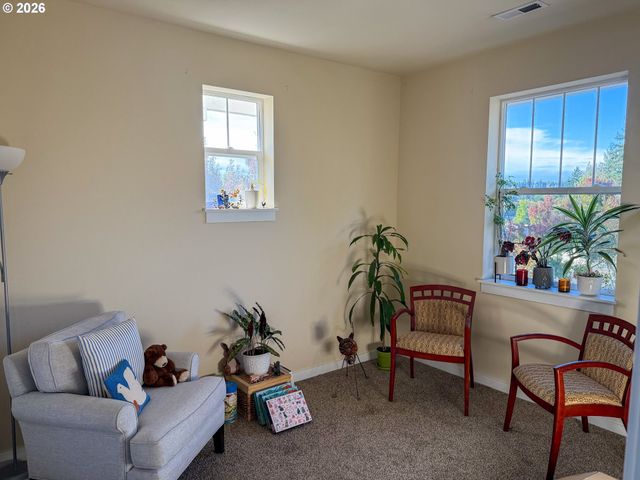 2608 Sw HUME Ct, Portland, OR 97219