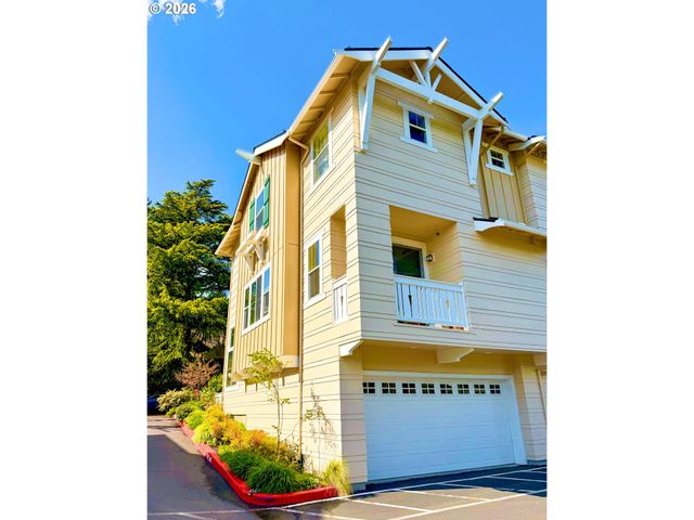 2608 Sw HUME Ct, Portland, OR 97219