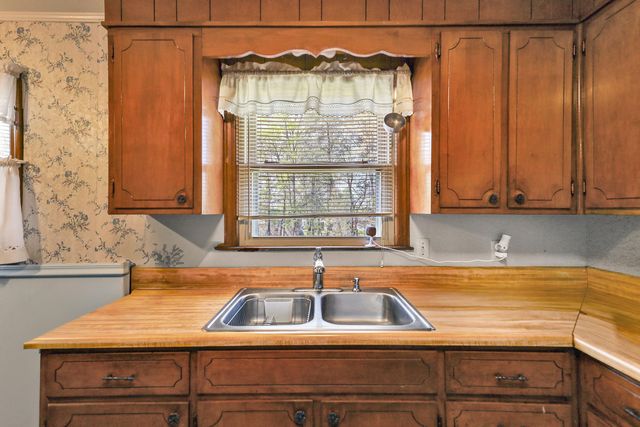 509 Carver RD, Martinsville, VA 24112