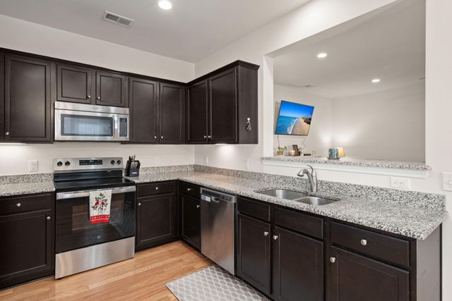 1067 Bennington Drive, Charleston, SC 29492