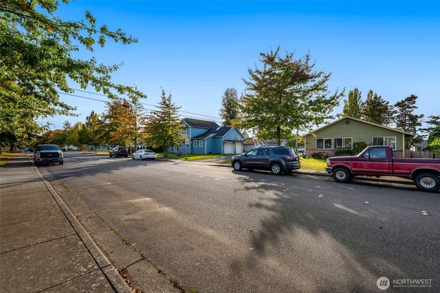 319 6th Street, Blaine, WA 98230