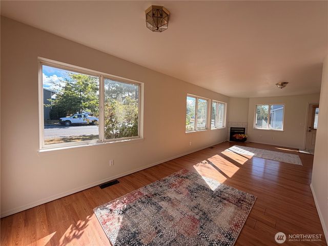 319 6th Street, Blaine, WA 98230