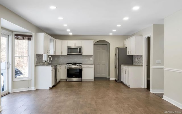 400 Eastport Manor Road, Manorville, NY 11949